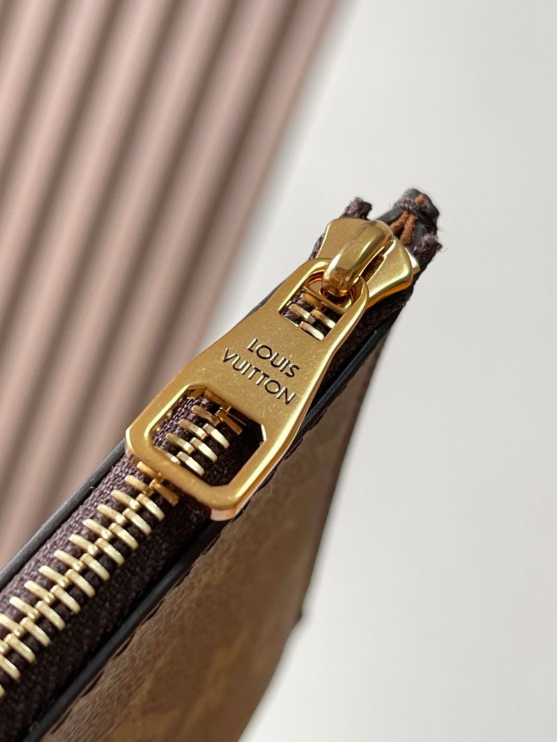 Louis Vuitton Hobo Bags